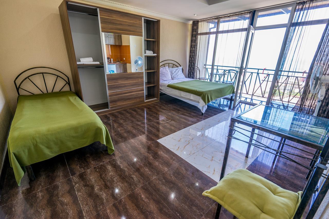 Aniva The Hotel Batumi Esterno foto