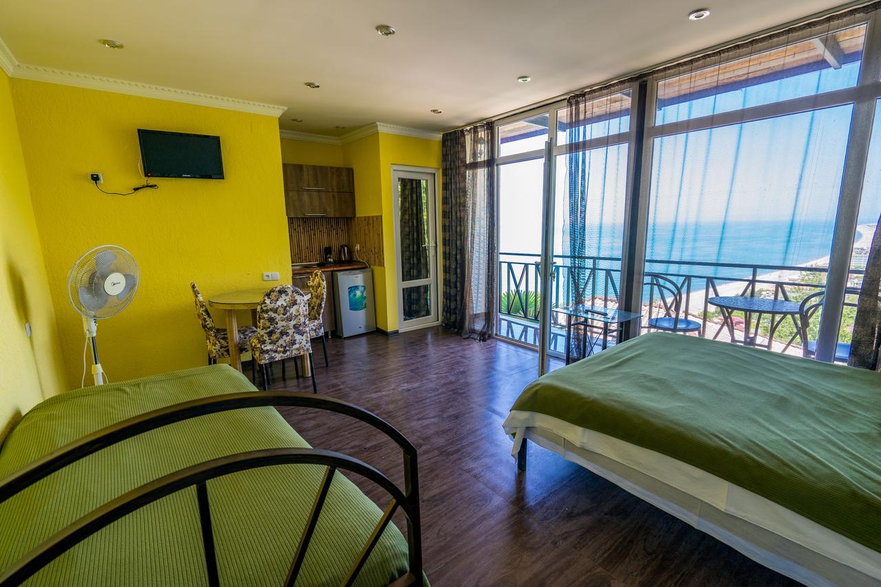 Aniva The Hotel Batumi Esterno foto
