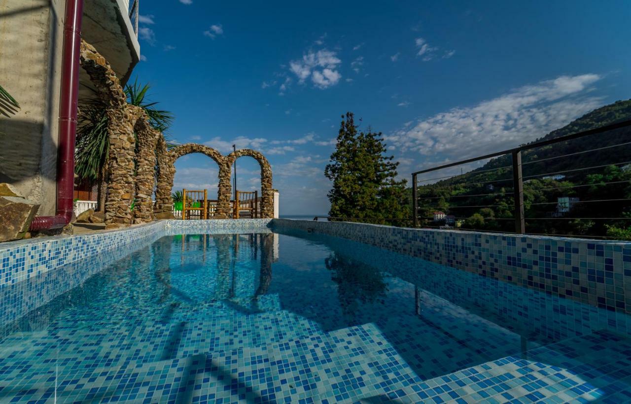 Aniva The Hotel Batumi Esterno foto